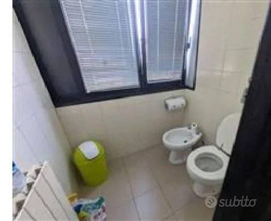 Immobile in asta di 453 m² a Saronno - Vista 3