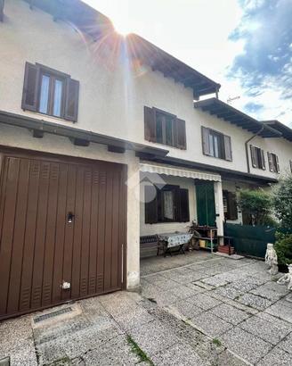 VILLA A SCHIERA A COCQUIO-TREVISAGO