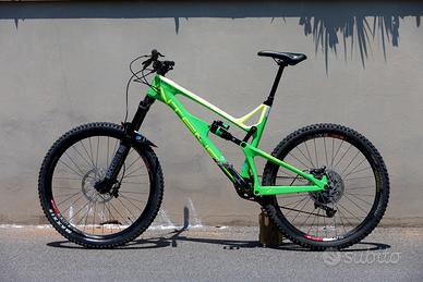 Intense Tracer 2019 carbon