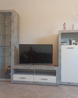 moobile vetrina  porta TV  e mobile dispensa 