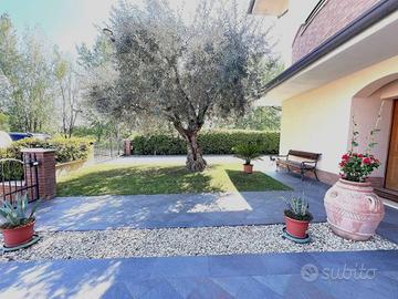 Villa di 191 m² con 4 locali e box auto doppio a M