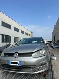 Golf 7 anno 2016 INCIDENTATA