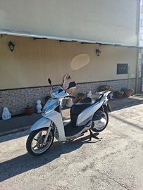 Honda SH 300 