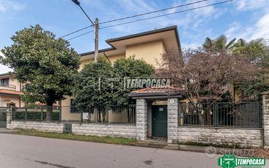 APPARTAMENTO IN VILLA