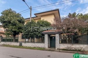 APPARTAMENTO IN VILLA