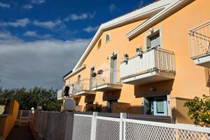 VILLA A SCHIERA A ROMA