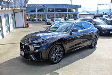 MASERATI - Levante