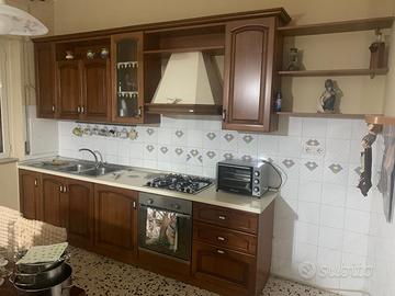 Arredamento cucina + parete attrezzata