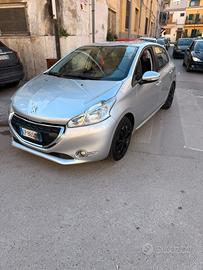 Peugeot 208 1.2 benzina nuova nuova