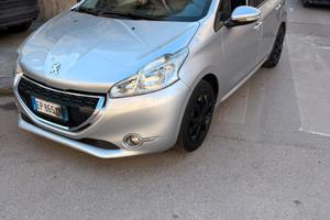 Peugeot 208 1.2 benzina nuova nuova