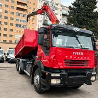 Iveco AD260T410 TRAKKER scarrabile e gru