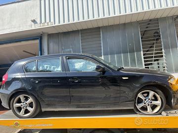 BMW Serie 1 118d 2011 incidentata ricambi