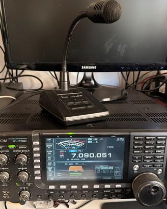 Icom IC 7700
