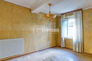 BILOCALE DA RISTRUTTURARE