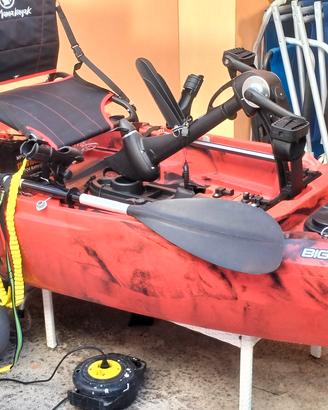 kayak da pesca, pedali. pagaia. motore