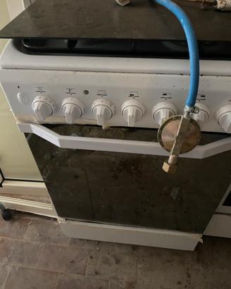 Cucina con forno