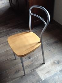 TAvolo da cucina e quattro sedie