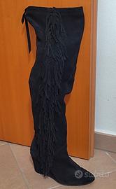 Stivali in pelle camosciata nere con frange 38