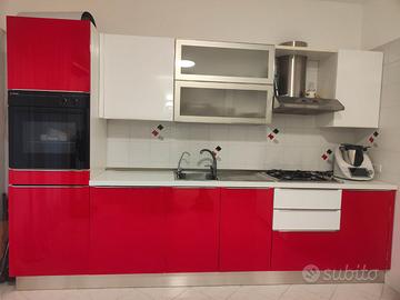 Cucina  completa di elettrodomestici