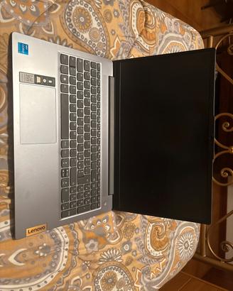 Notebook Lenovo IdeaPad 15.6” Intel i3 8GB RAM SSD