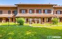 villa-a-schiera-con-box-doppio-