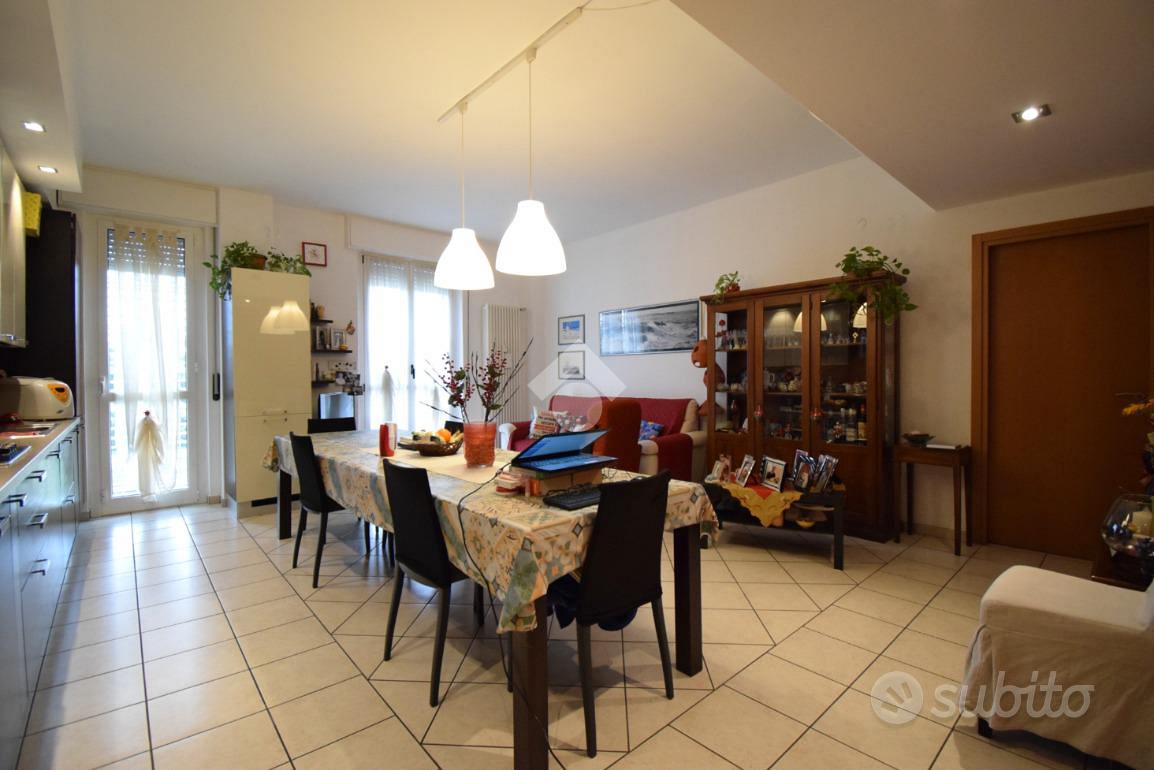3 LOCALI A MONZA