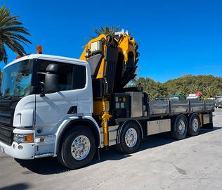 Scania P380 8x2 del 2008 con GRU EFFER 586/6S+JIB