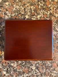 Cofanetto elegante per orologi e gioielli in legno