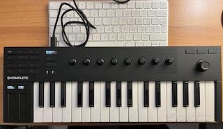 NATIVE INSTRUMENTS KOMPLETE KONTROL M32