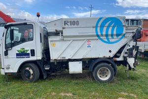 ISUZU NL R85 L35 CON COMPATTATORE E VOLTACONTEN