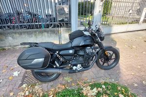 Moto Guzzi V7 stone 850