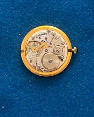 Zenith 2320 con quadrante Movado Museum incompleto