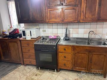 mobili cucina in legno fatto a mano