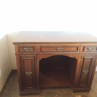 mobile in legno scrivania 