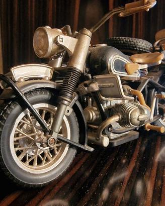 Modellino BMW R75 con sidecar