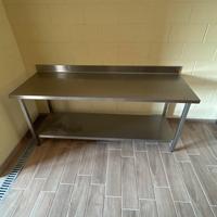 Tavolo da cucina in acciaio inox con alzatina