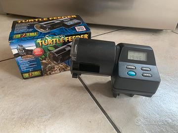 Distributore cibo x tartarughe/pesci