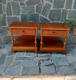 Coppia di comodini ideali per shabby .