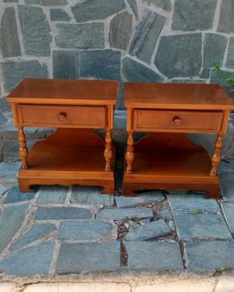 Coppia di comodini ideali per shabby .