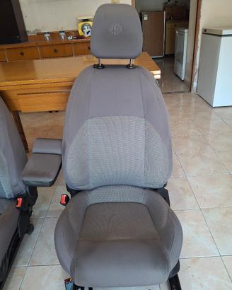 Sedili Alfa Romeo Giulietta grigi
