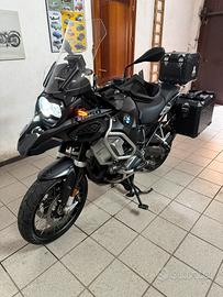 BMW R1250GS ADV Triple Black