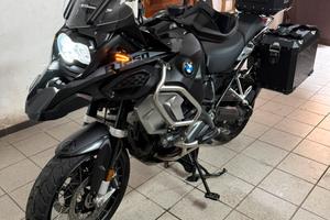 BMW R1250GS ADV Triple Black