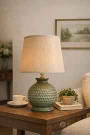 Lampada da tavolo in ceramica verde e tessuto