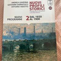 libro di storia  “ nuovi profili storici” 2