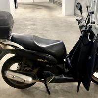 Honda SH 150 – 2006 – 83.250 km – 700€
