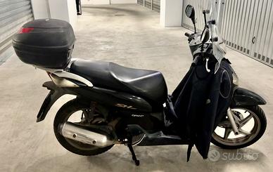 Honda SH 150 – 2006 – 83.250 km – 700€
