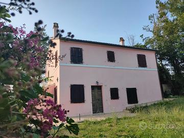 Casa ristrutturata panoramica 200mq con giardino