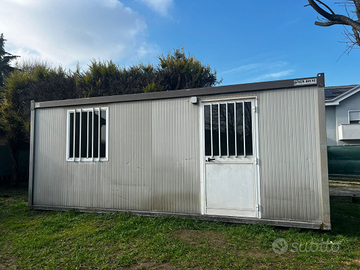 Container open space