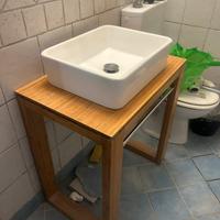 Lavandino design in ceramica con mobile in legn