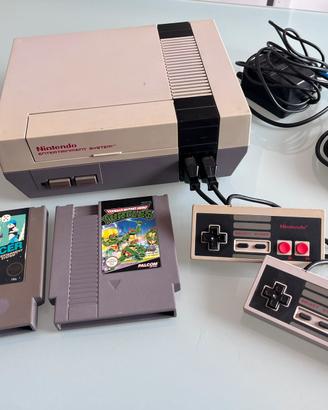 Nintendo NES (Model FRA) + 2 Controller + 2 Giochi